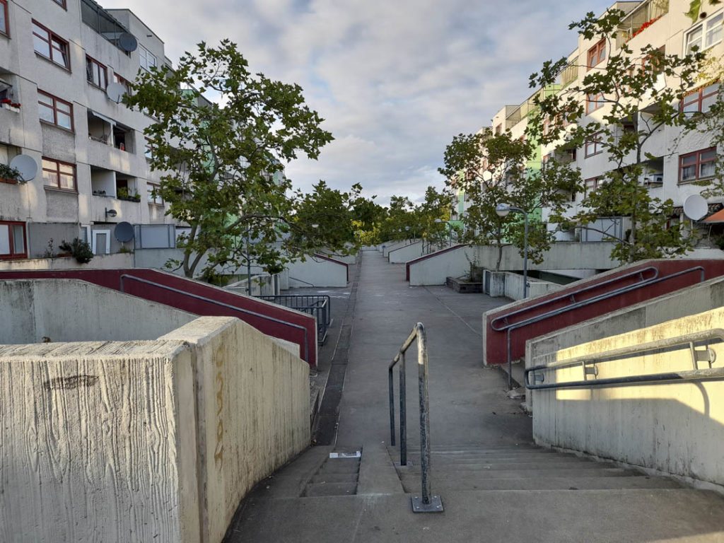 Foto eines High-Decks in der High-Deck-Siedlung Berlin-Neukölln